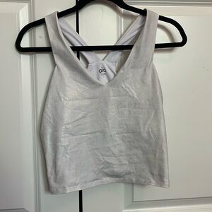 Alo running top